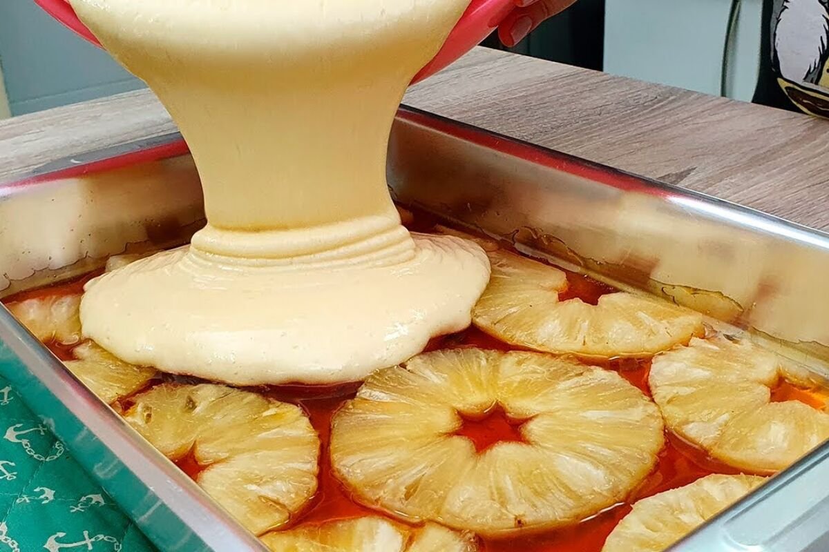 Bolo de Abacaxi Caramelado