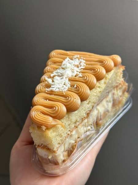 Bolo Gelado de Doce de Leite com Coco