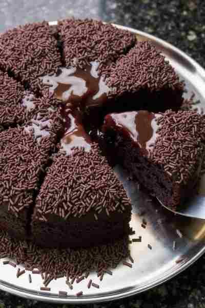 Bolo Vulcão de Chocolate com Brigadeiro
