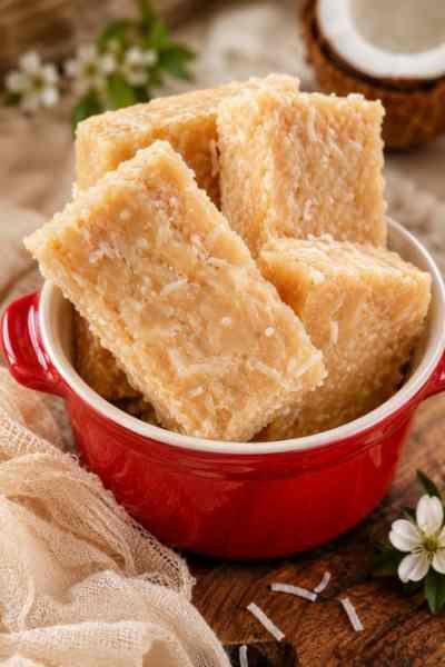 Cocada de Leite Condensado Leva Só 3 Ingredientes Especial pronto para servir