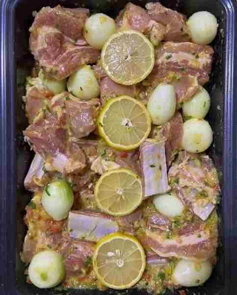 Costelinha de Porco no Forno Delicioso pronto para servir