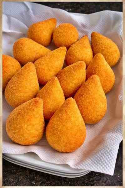 Coxinha Prática com Massa de Minutos pronto para servir