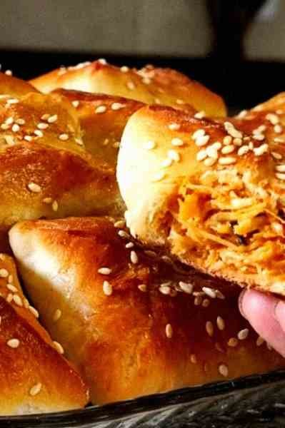 Esfiha de Frango com Requeijão pronto para servir