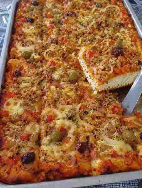 Pizza de Sardinha Caseira da Vó Simples