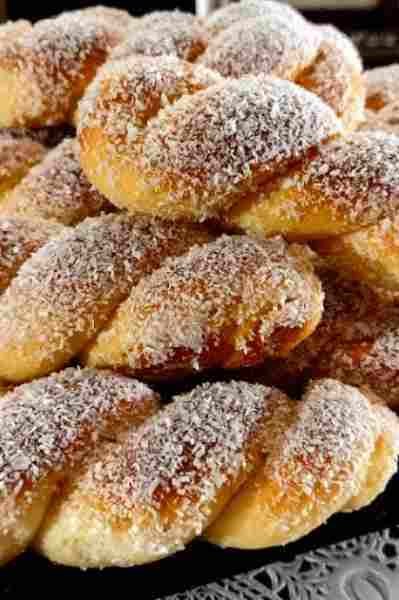 Rosquinha Fofinha de Leite Condensado com Coco