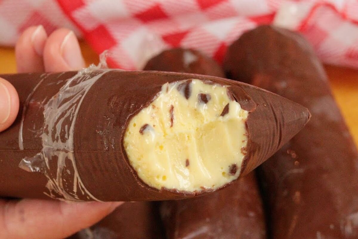 Sacolé de Maracujá com Casquinha de Chocolate