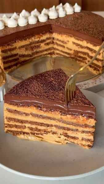 Torta Gelada de Bolacha com Doce de Leite