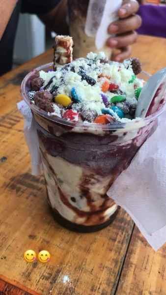 Açaí no Copo com Leite Ninho e Chocolates