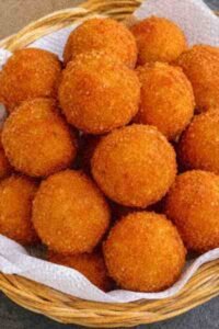 BOLINHA DE QUEIJO pronto para servir