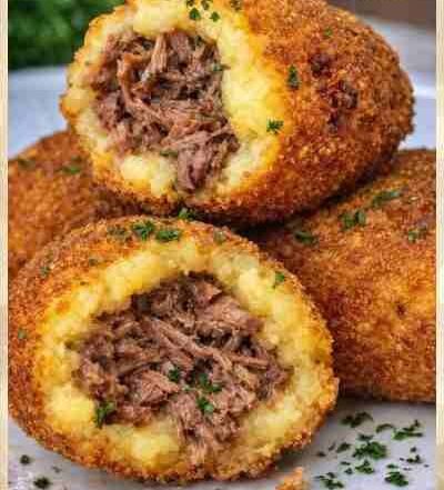 BOLINHO DE MANDIOCA COM CARNE Caseiro pronto para servir