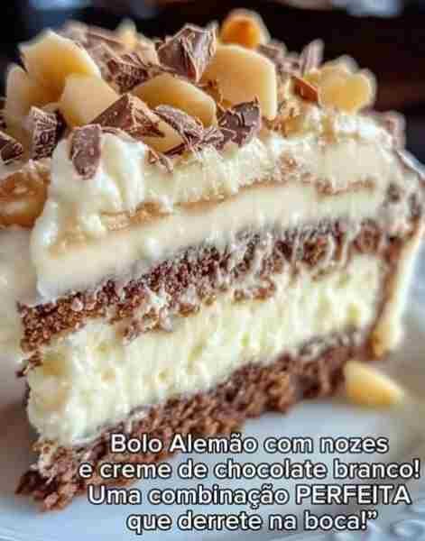 Bolo Alemão com Nozes e Creme de Chocolate Branco pronto para servir