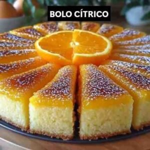 Bolo Cítrico com Calda de Laranja pronto para servir
