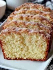 Bolo de Canela Fofinho com Casquinha de Açúcar pronto para servir