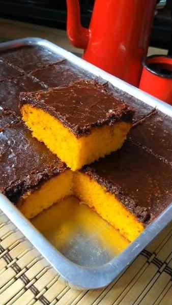 Bolo de Cenoura com Cobertura de Chocolate