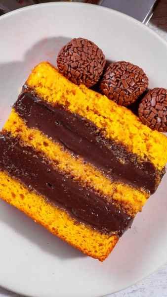 Bolo de Cenoura Recheado com Brigadeiro