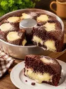 Bolo de Chocolate que Já Sai Recheado com Brigadeiro do Forno: Como Garantir que o Recheio
