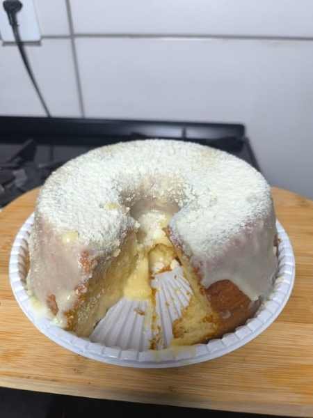 Bolo de Leite Ninho 5 Copos com Calda Quente Especial pronto para servir