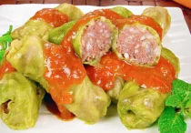 Charuto de Repolho com Carne Moída Tradicional: Como Enrolar e Cozinhar sem Desmanchar
