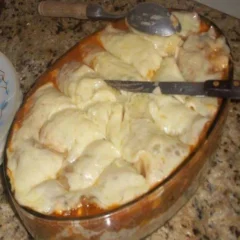Escondidinho de carne moída com purê de batata rápido: uma travessa só para o jantar