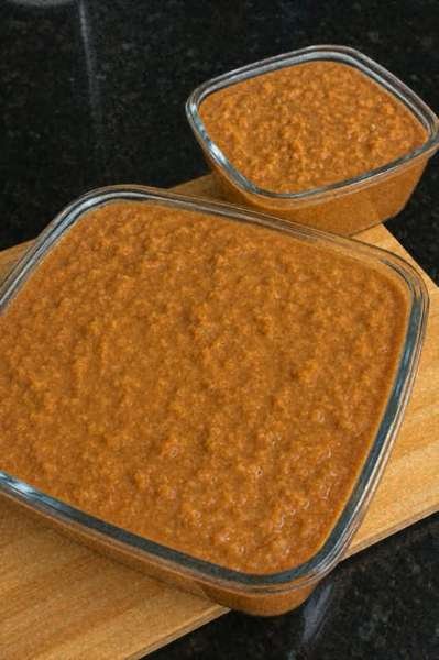 Ambrosia caseira cremosa servida em tigela