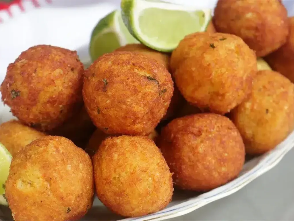 Bolinho de Batata Crocante com Recheio de Queijo
