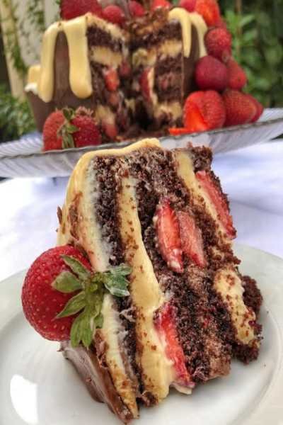 Bolo de Aniversário de Morango Especial