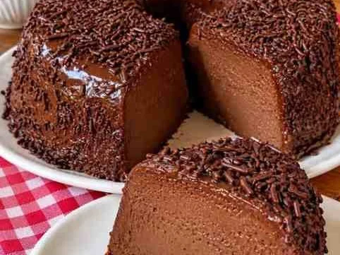 Bolo de Brigadeiro Cremoso