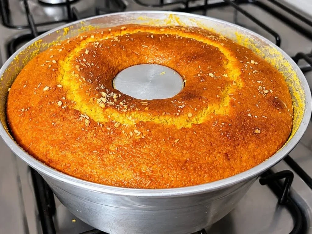 Bolo de flocão de milho fofinho e molhadinho