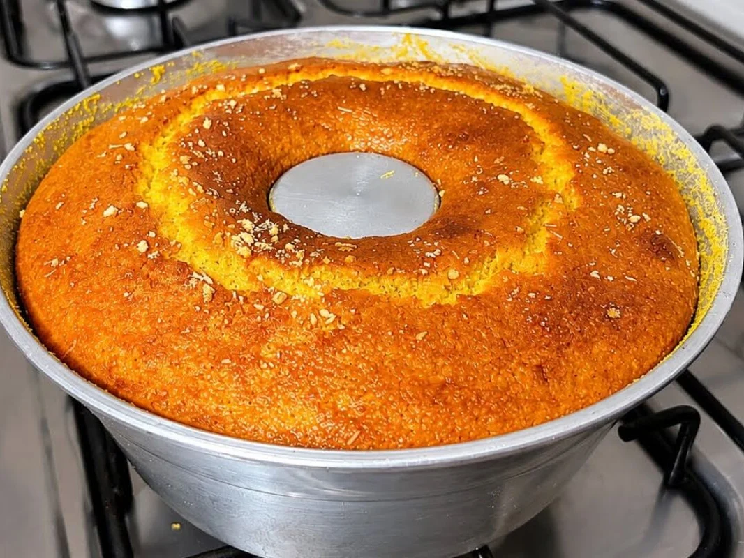 Bolo de flocão de milho fofinho e molhadinho