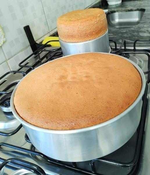 Bolo Perfeito Alto, Macio e Fofinho pronta para servir