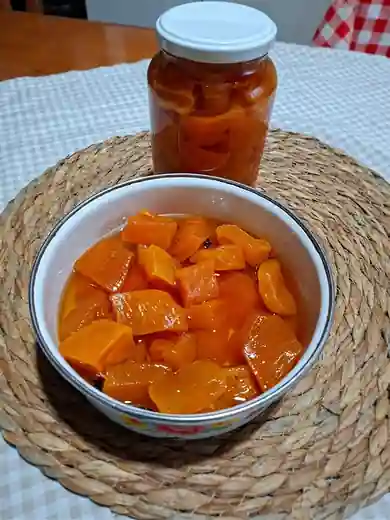 Docinho em calda de abóbora pronto para servir