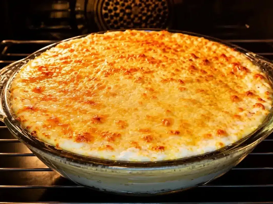 Escondidinho de carne moída com molho branco