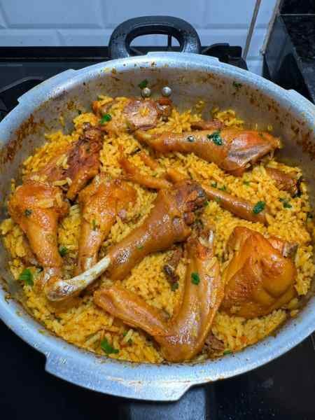 Galinhada deliciosa fácil pronto para servir