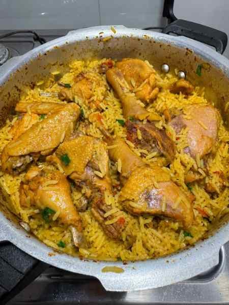 Galinhada deliciosa perfeita pronto para servir