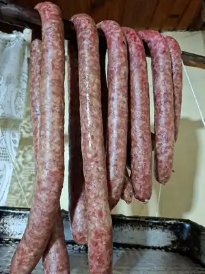 Linguiça Suína Caseira Artesanal pronto para servir