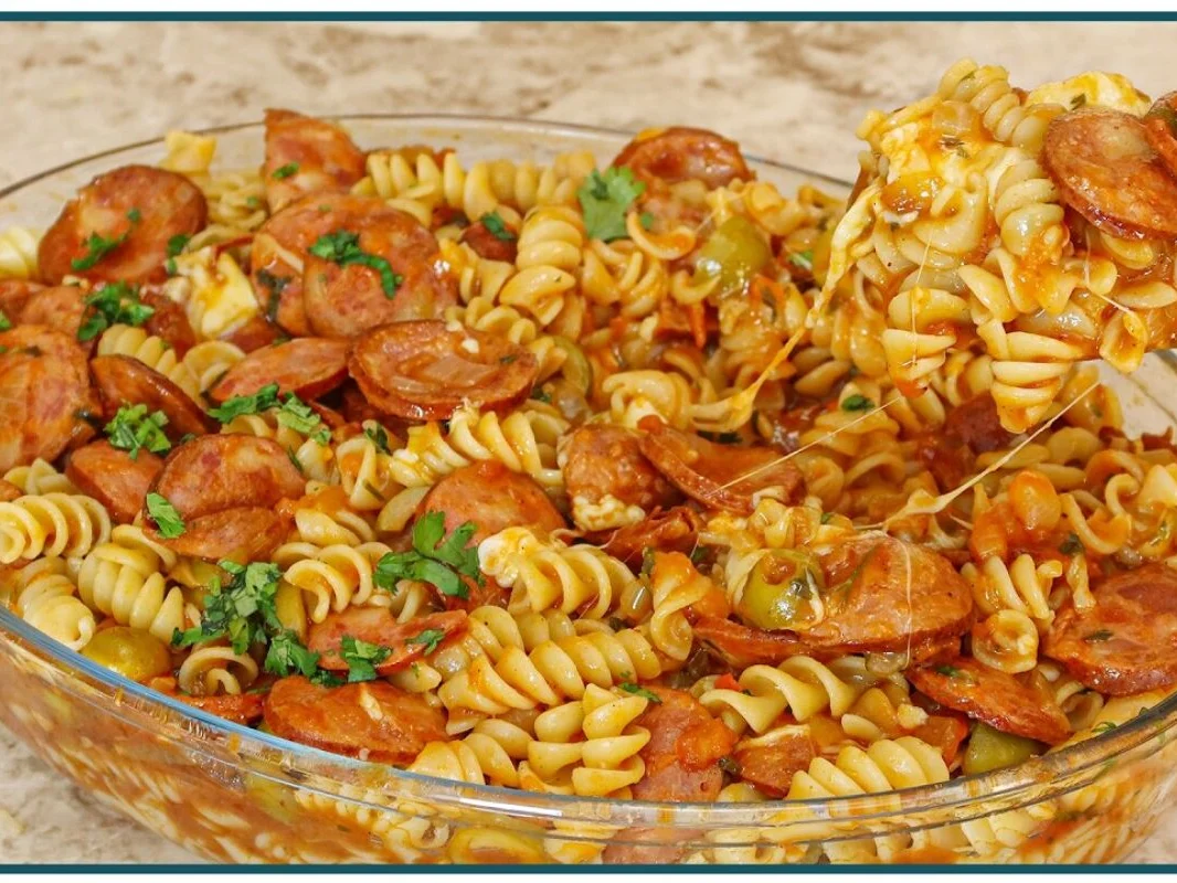 Macarronada de calabresa com molho encorpado