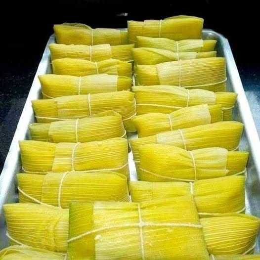 Pamonha Doce Cremosa com Coco pronto para servir