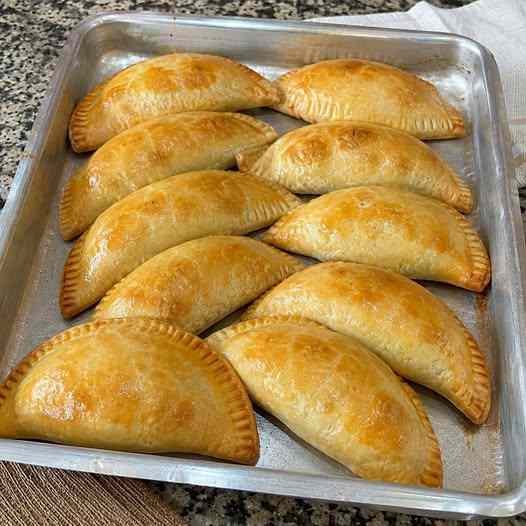 Pastel Assado de Presunto e Queijo pronto para servir