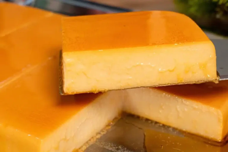 Pudim de 2 Ingredientes sem Ovos com Calda de Caramelo