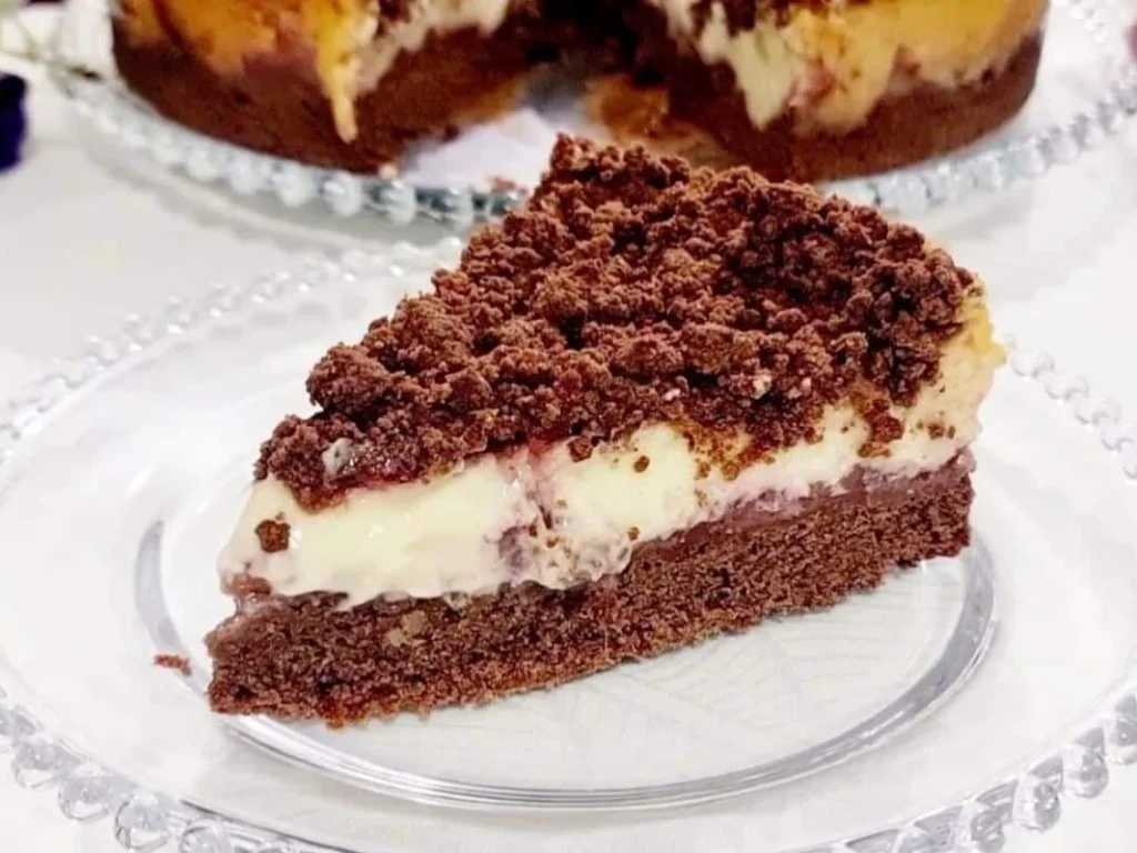 Torta de Chocolate com Creme e Morangos