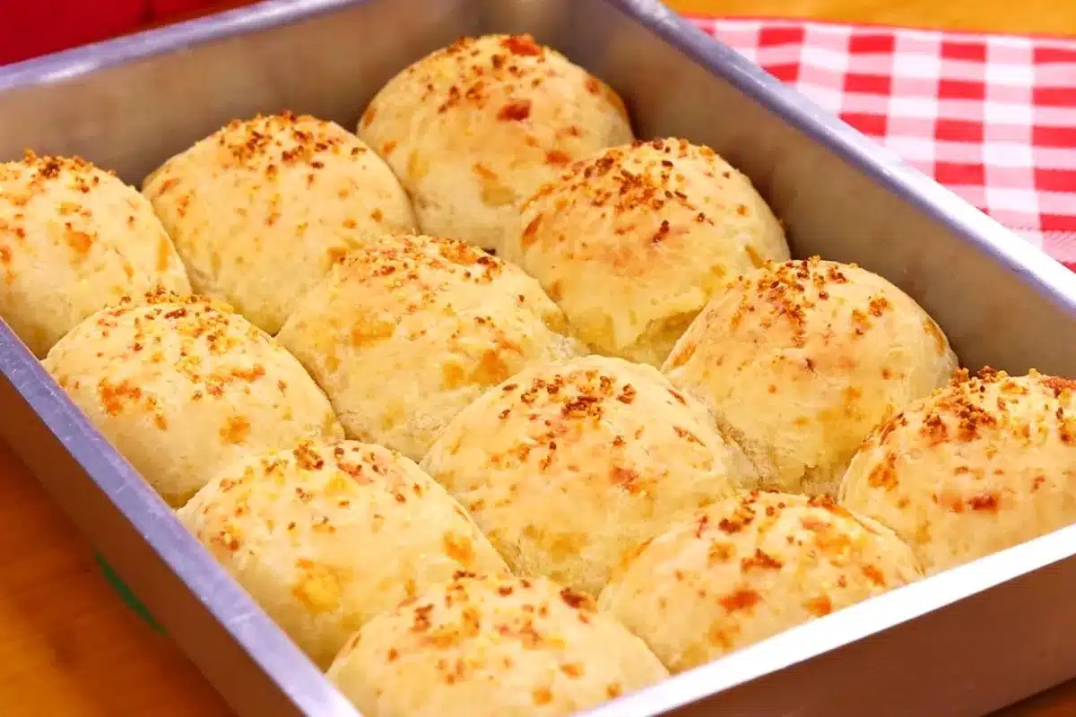 Imagem de pão de queijo amanteigado