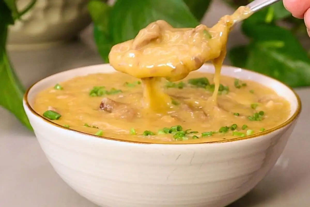 Creme de mandioca com costela com preparo organizado e finalização especial para o jantar