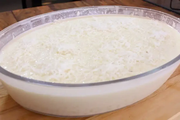 Creme de tapioca com camadas bem montadas e uma apresentação que abre o apetite