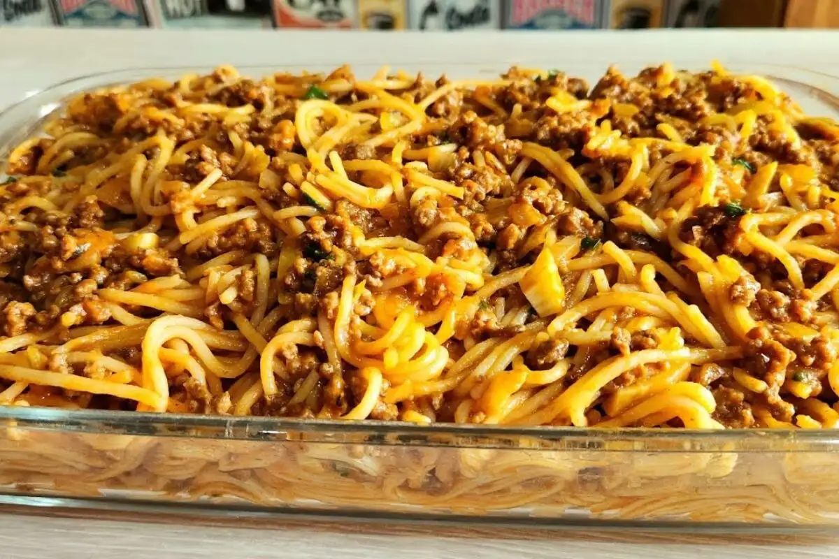 Macarrão com carne moída com etapas simples para montar e servir com capricho