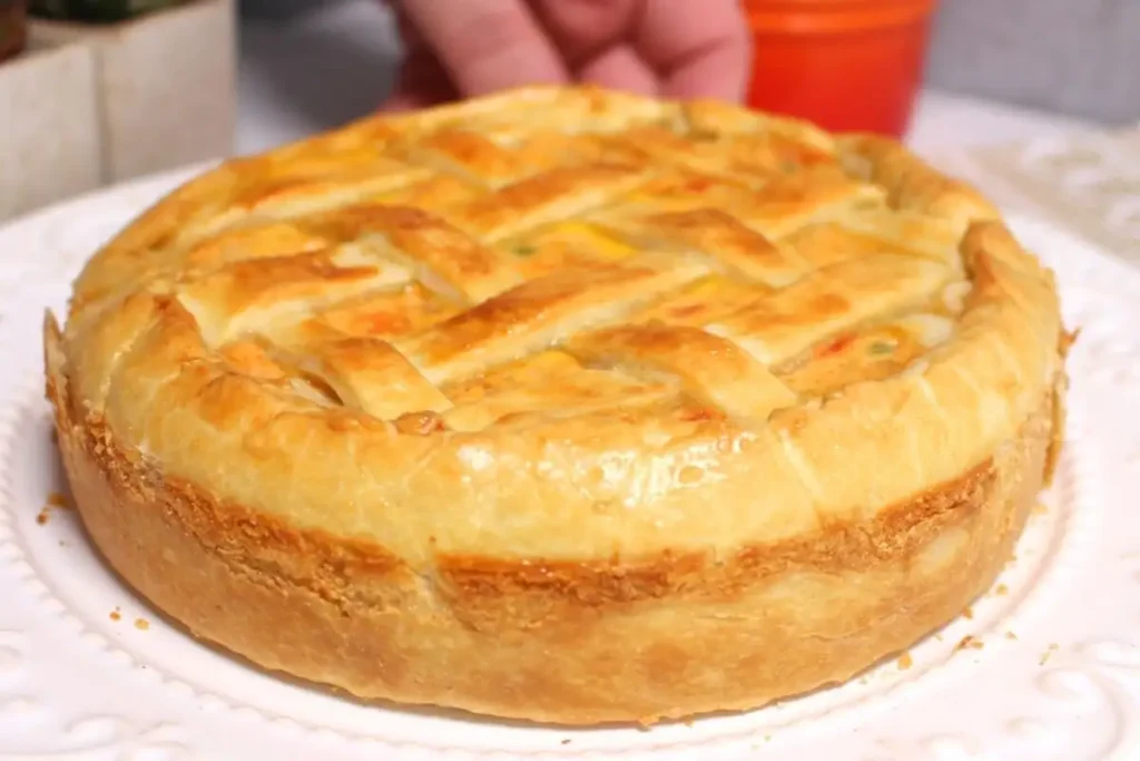 Empadão de legumes para o lanche da família com preparo prático e organizado
