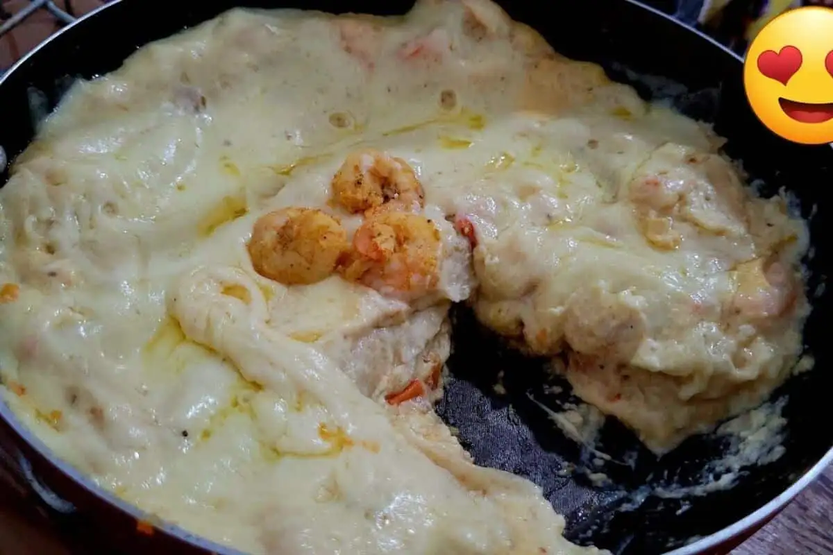 Lasanha de camarão na frigideira com molho bem preparado e um passo a passo para o jantar