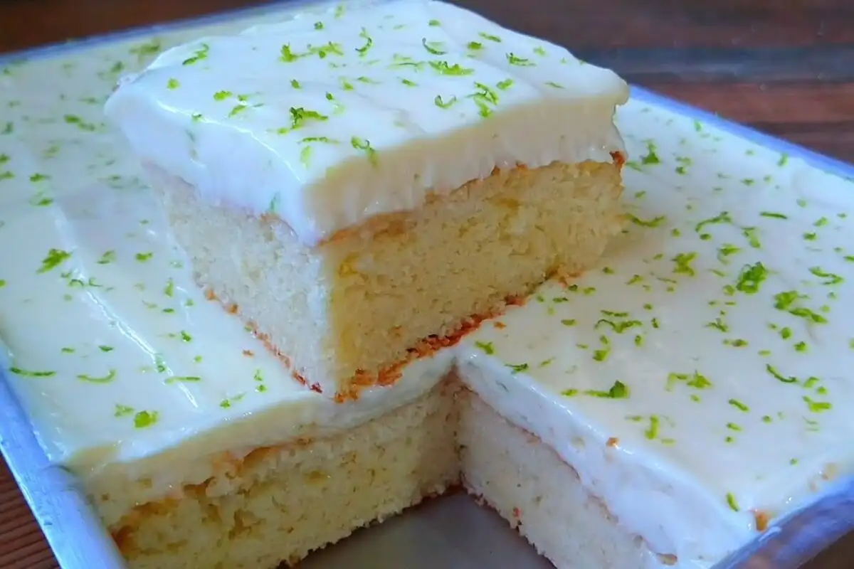 Bolo de limão com massa preparada passo a passo e finalização caprichada