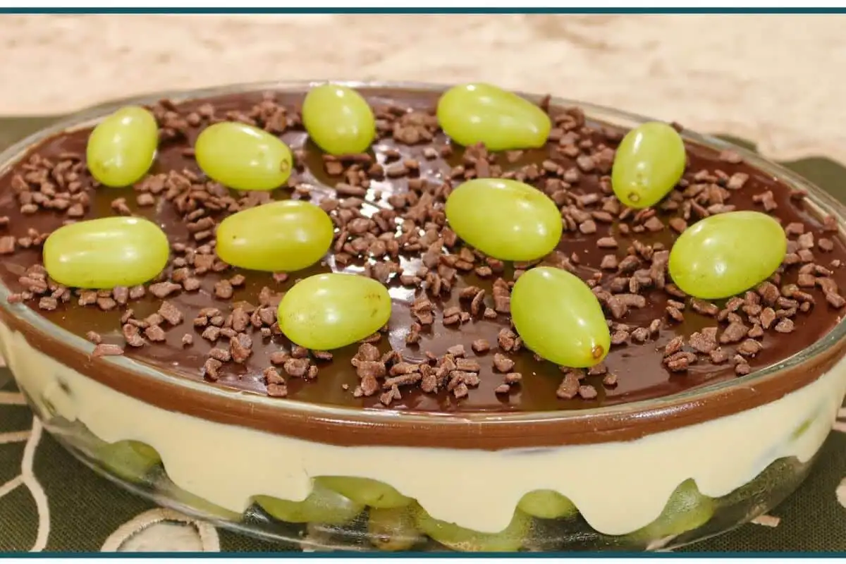 Sobremesa gelada com ingredientes simples e uma finalização especial para surpreender