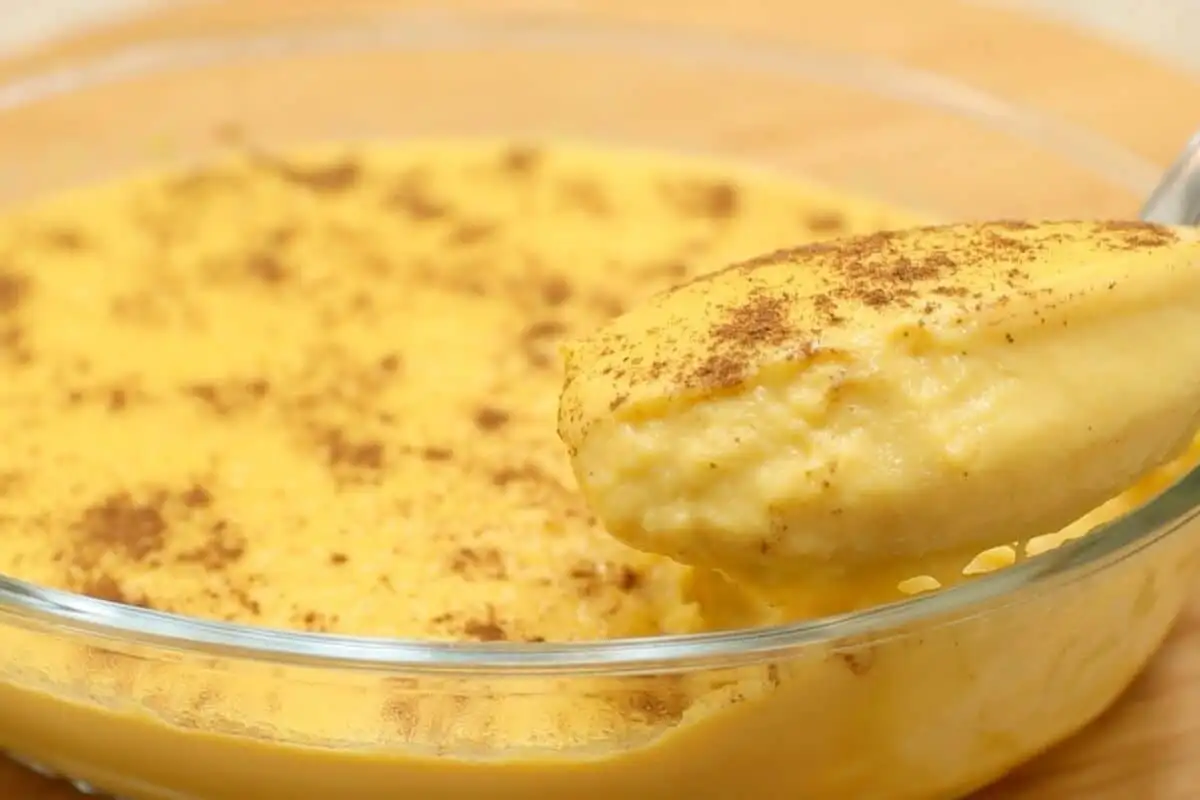 Curau de milho de latinha com ingredientes simples e uma finalização especial para surpreender