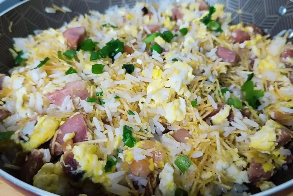 Arroz Biro Biro com tempero caprichado e preparo fácil de acompanhar